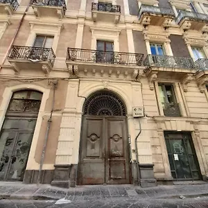 Casa Manzoni Appartamento Aeroporto di Catania Fontana Rossa